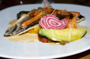 Filet de Loup rôti aux pétales de sel fumé